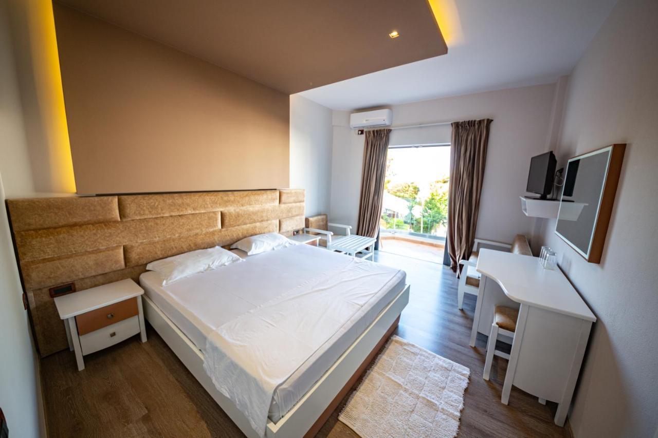 New Heaven Hotel Sarandë Eksteriør billede