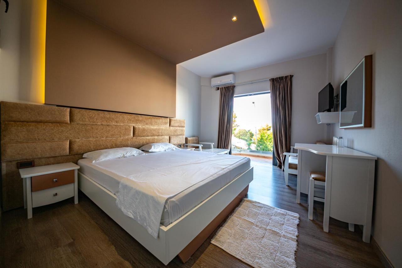 New Heaven Hotel Sarandë Eksteriør billede