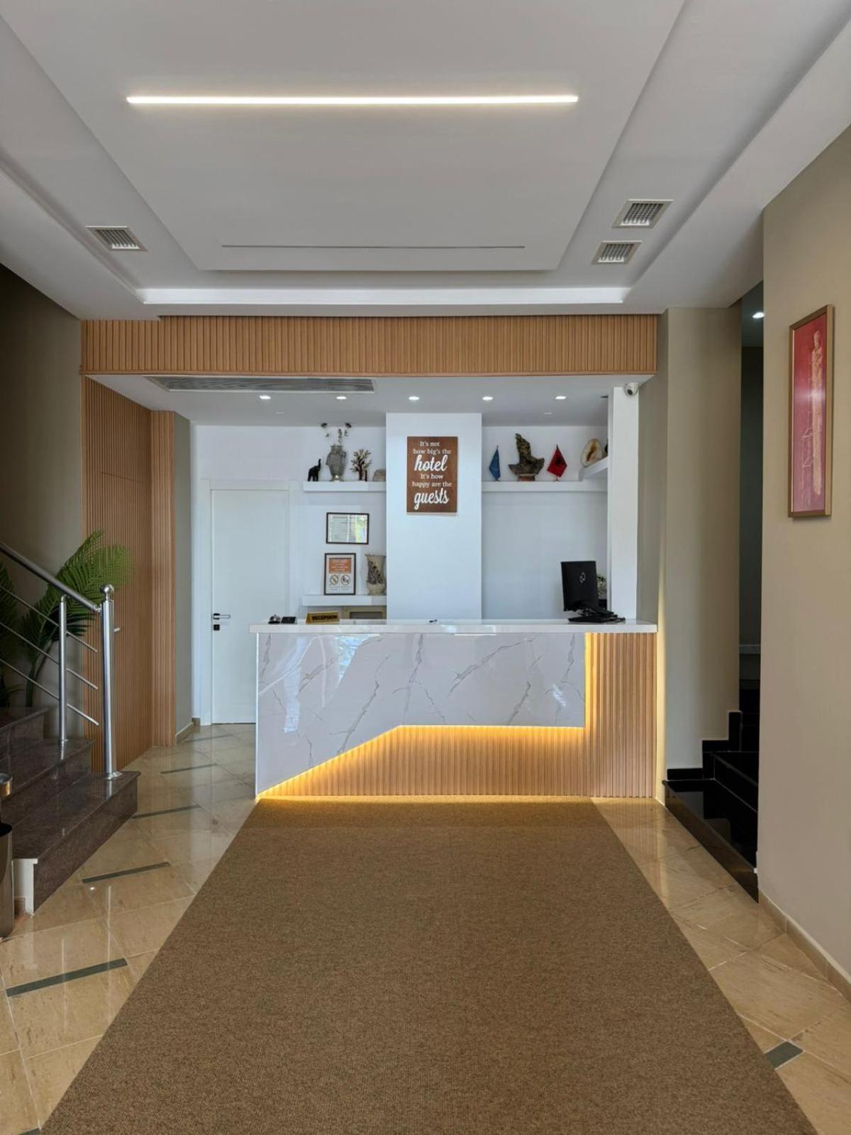 New Heaven Hotel Sarandë Eksteriør billede