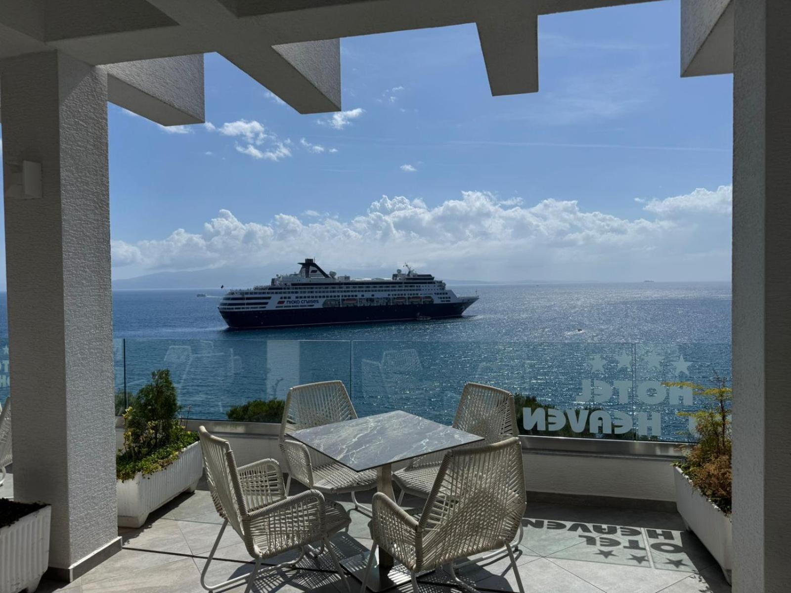 New Heaven Hotel Sarandë Eksteriør billede